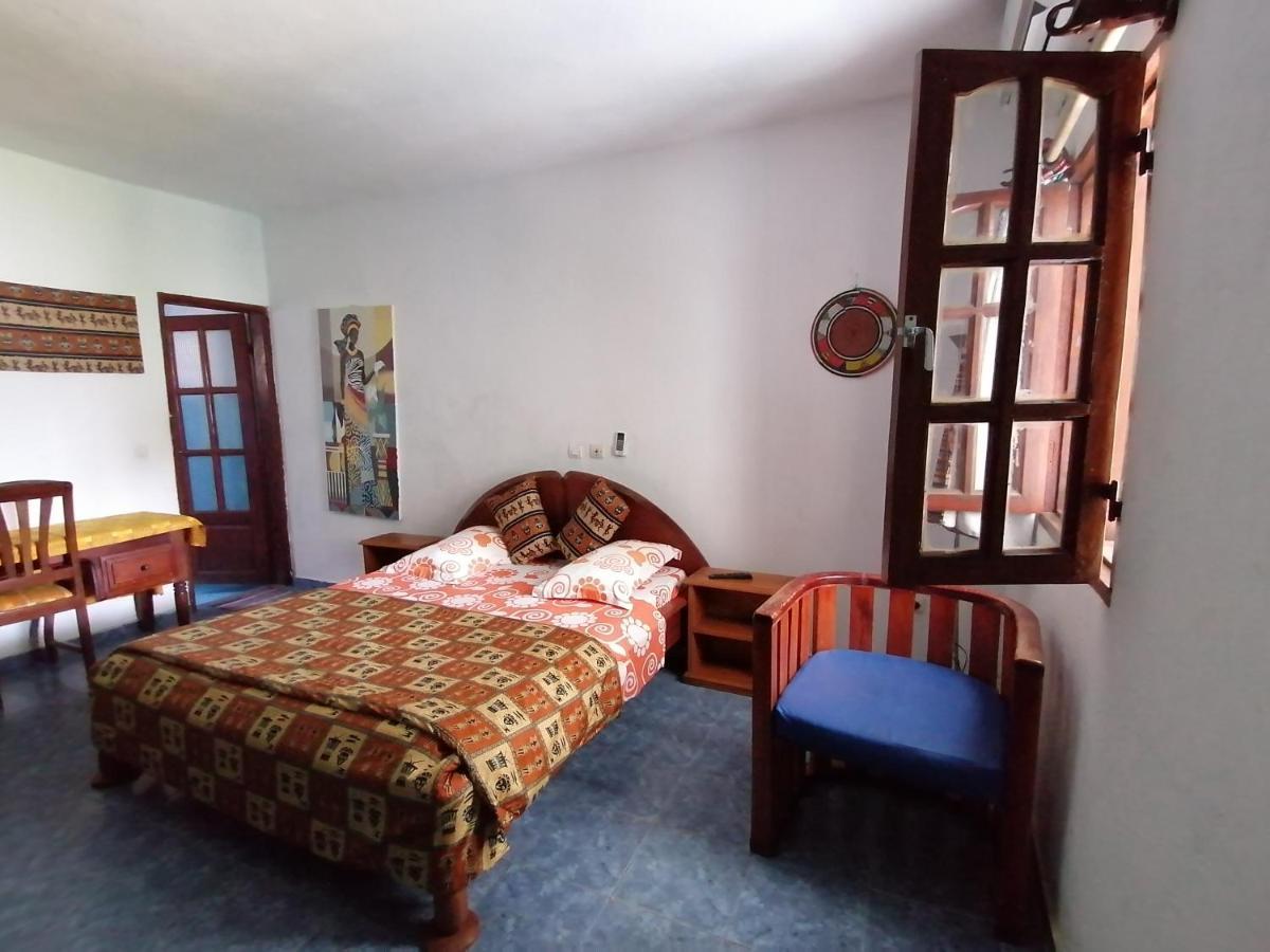 Hotel Capriccio à Grand-Bassam Extérieur photo